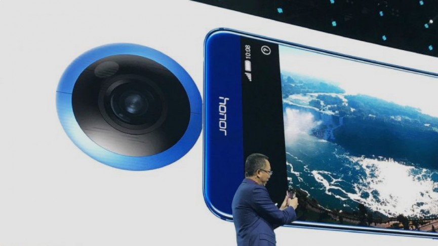 Huawei's Honor VR Camera clips straight onto your smartphone